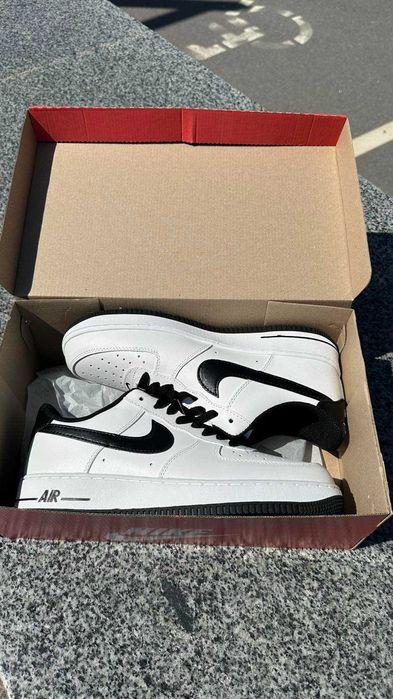Nike Air Force One White/Black [EUR 41]