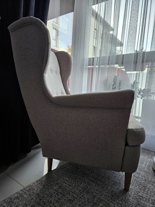 Fotel Werina Boucle beżowy – stylowy, wygodny i prawie nieużywany