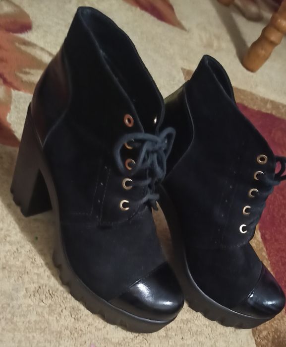 Ботинки жіночі ботильйони  39