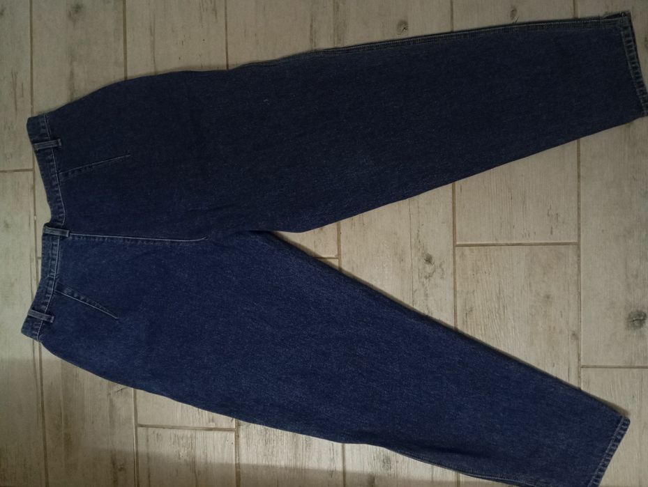 Джинси жіночі в хорошому стані