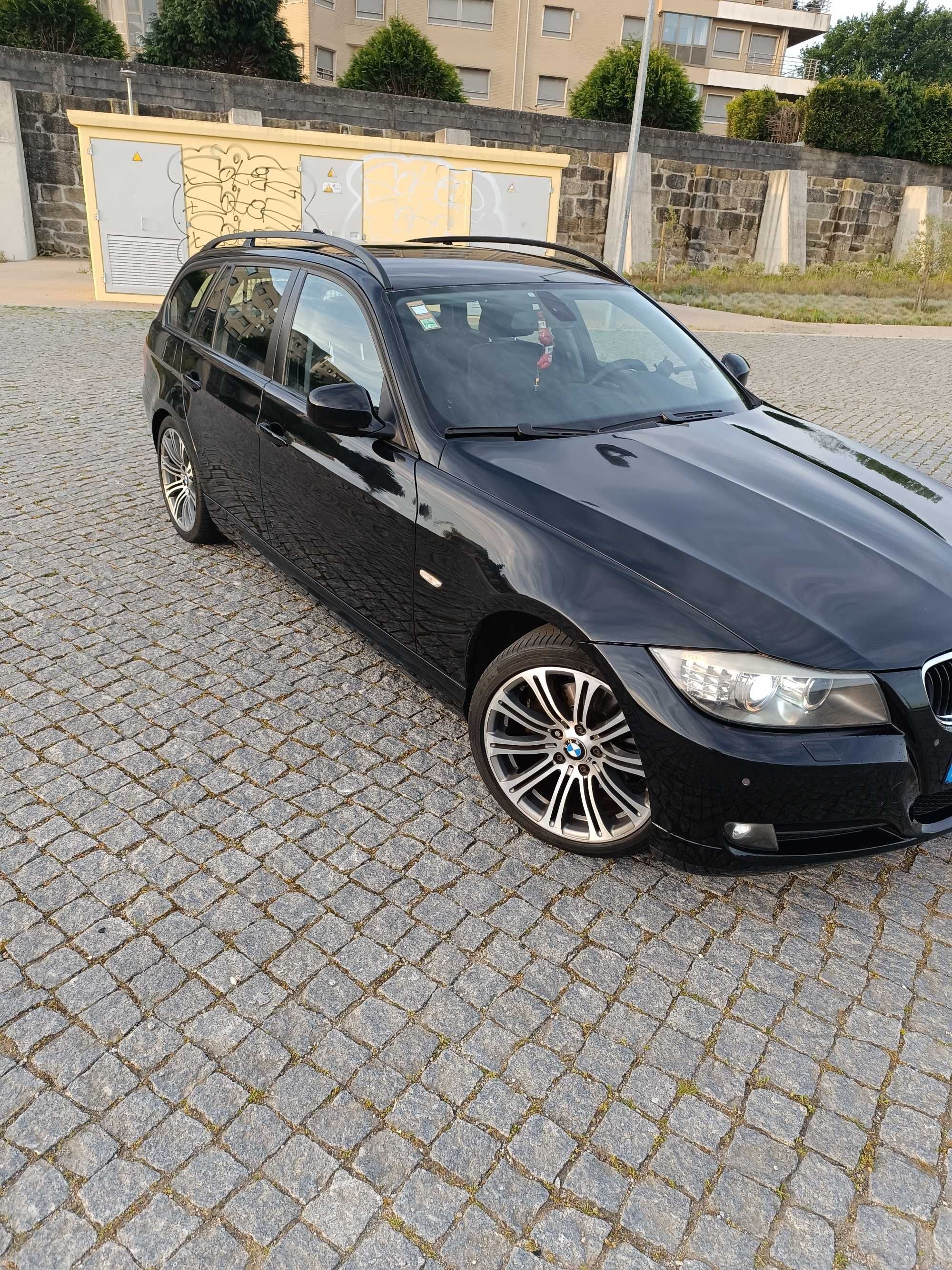 BMW 318 com 291mil km. Em muito bom estado de mecânica e pintura.