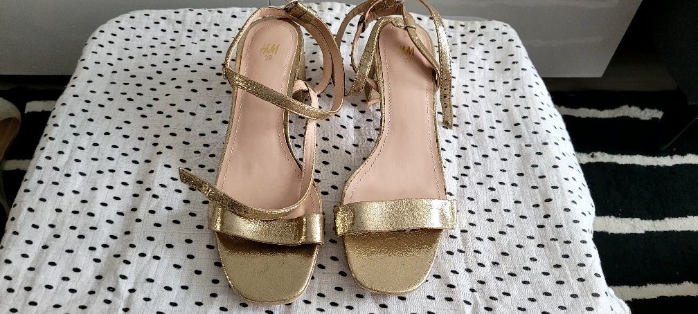 NOWE  złote buty z odkrytymi palcami na obcasie h&m rozmiar 39