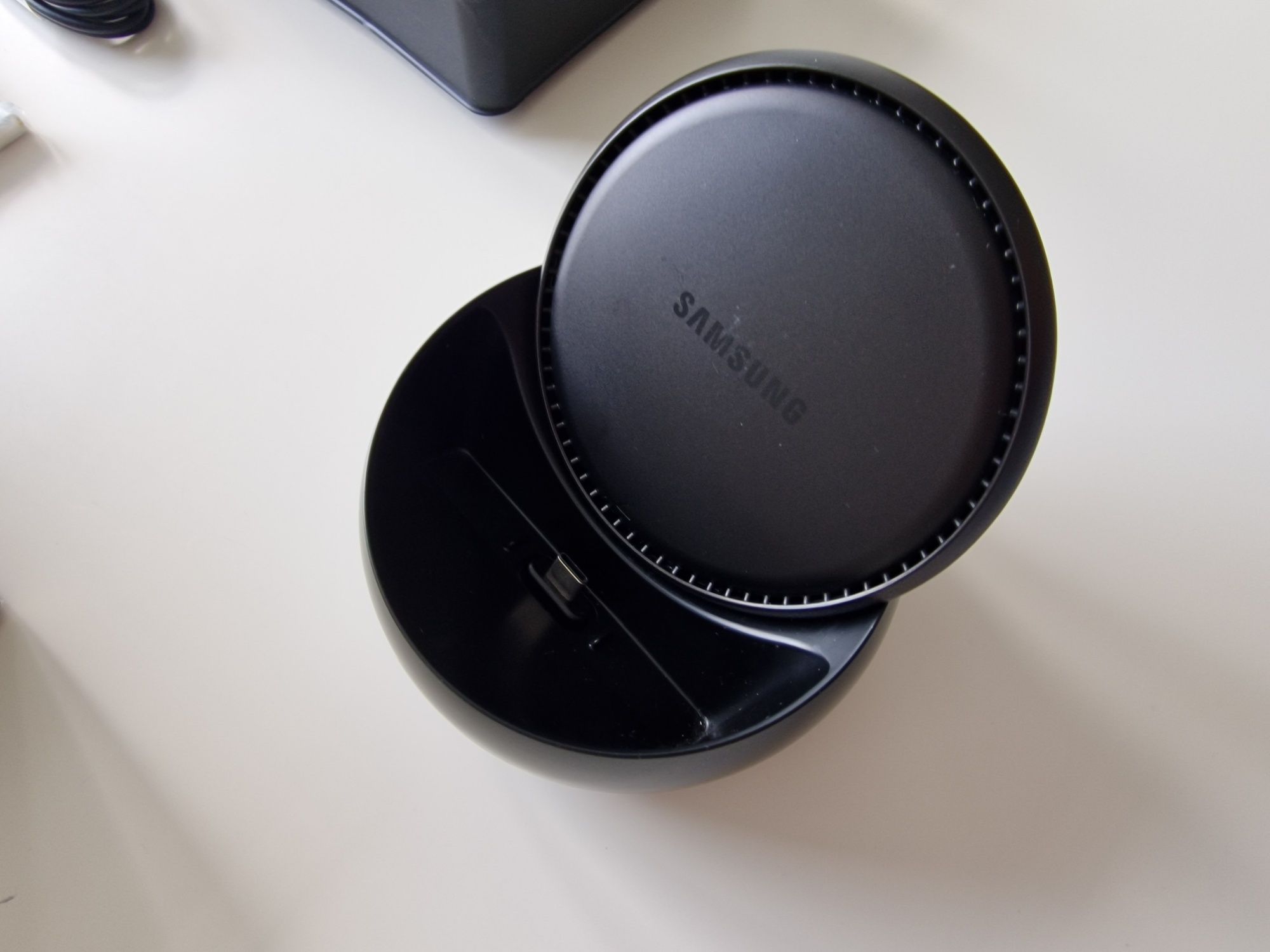 Samsung DEX Station EE-MG950TB stacja dokująca Android