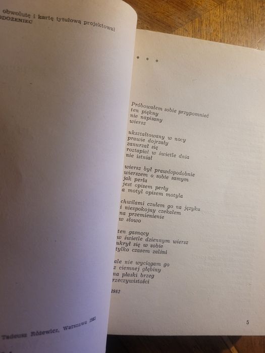 Tadeusz Różewicz Na powierzchni poematu i w środku 1983 Czytelnik