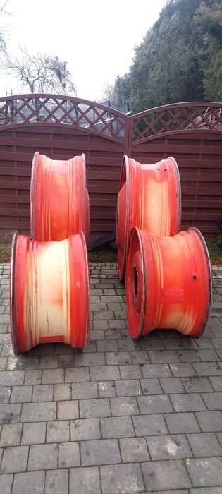 Felgi Fendt poszerzające  3 rzędy kukurydza buraki  R30  R46