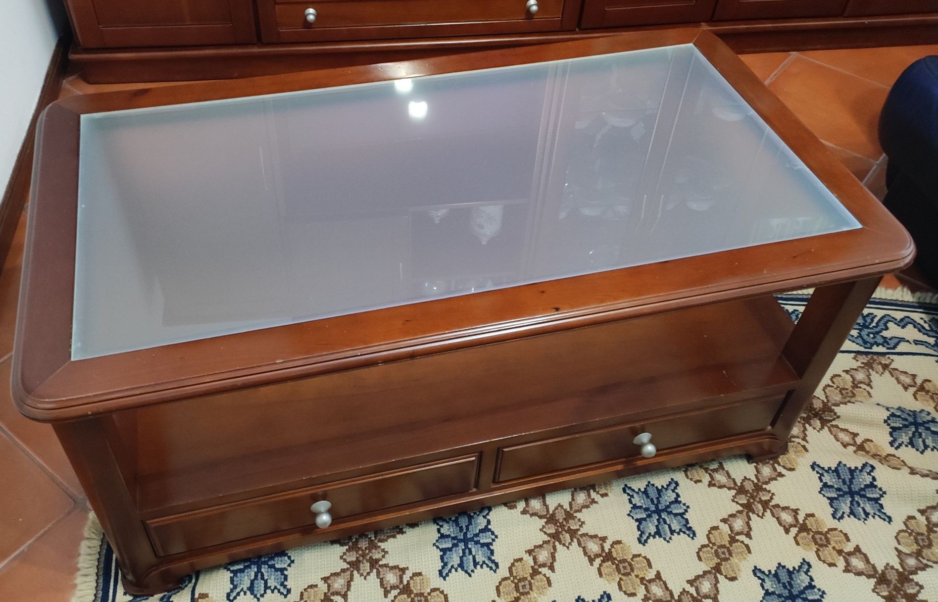 Mesa de sala com vidro