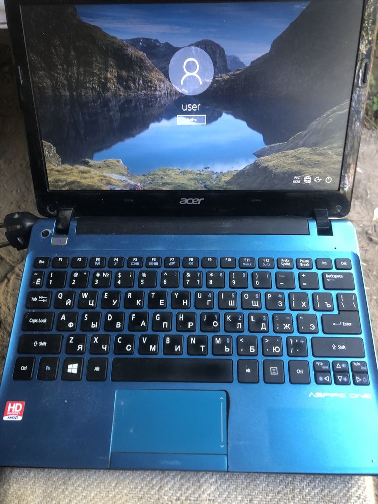 Продам нетбук Aser aspire one 725C7Cbb.