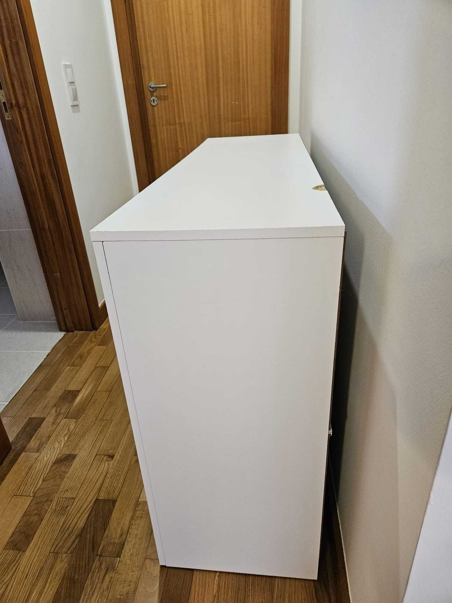 Aparador branco 3 portas + 1 gaveta - para sala ou cozinha (120x81x36)