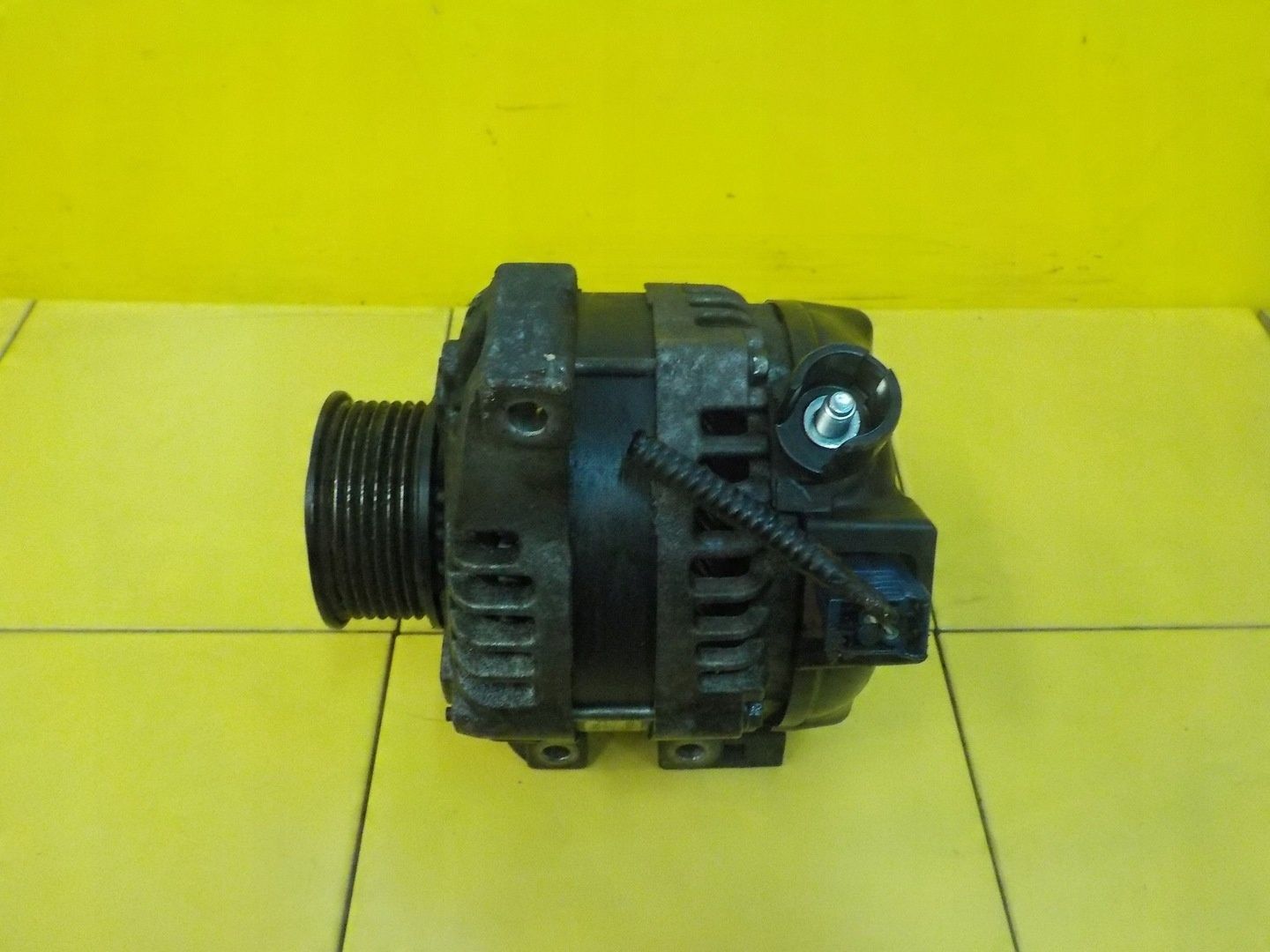 CR-V III 2.2 ICTDI 12r 150KM N22B3 alternator 104210-1140