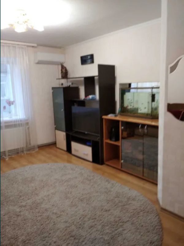Продам 4-х комнатную квартиру на Попова