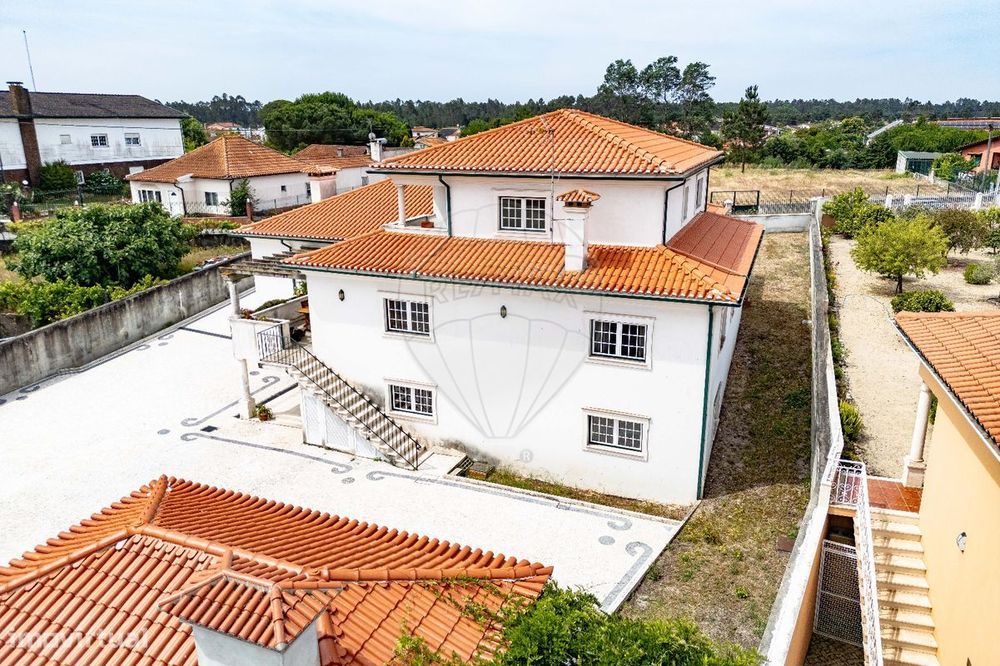 Moradia T4 para venda