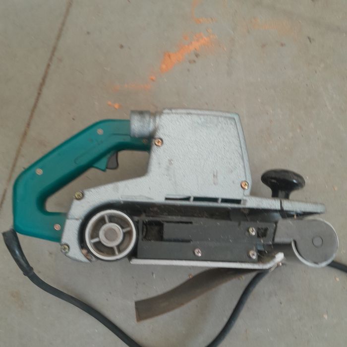 Szlifierka Taśmowa  Czołg  Makita Strug Do Drewna