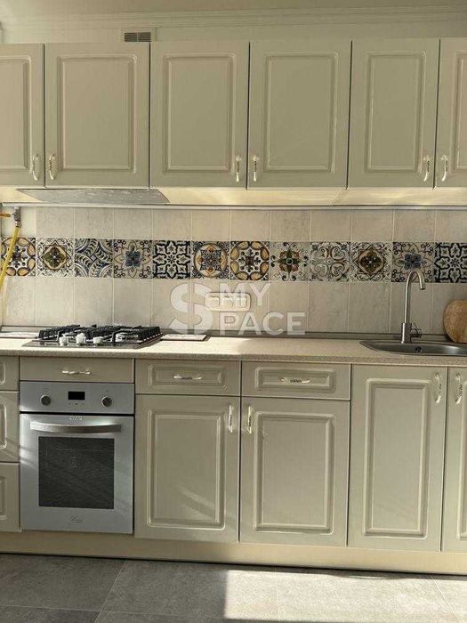 Продаж 2к квартири Центр Печерськ Лесі Українки 28 м. Печерська 5хв