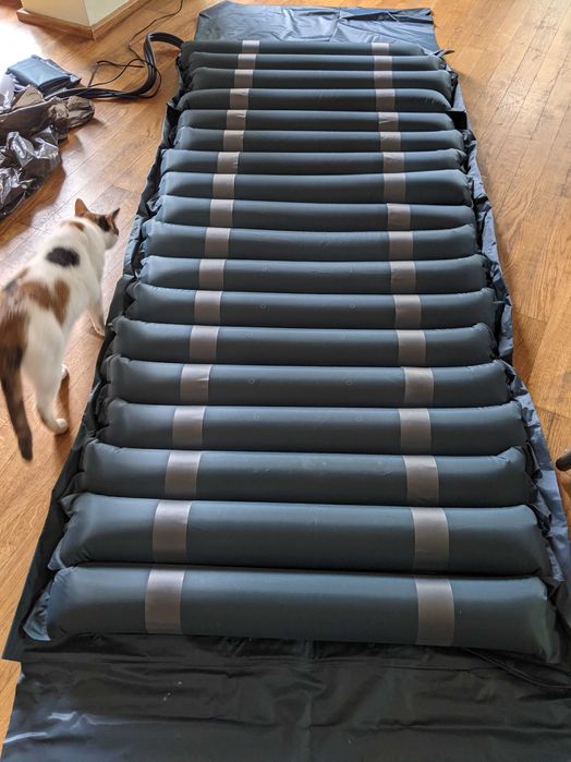 Materac przeciwodleżynowy rurowy 3-przepływ Timago TGR-Y MR kompresor