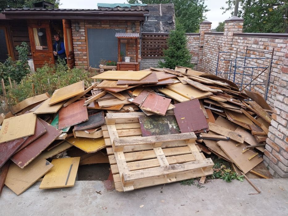 Продам дрова,дсп.Сад/огород.