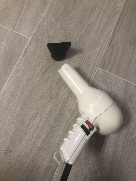 Secador de cabelo com duas velocidades e temperaturas