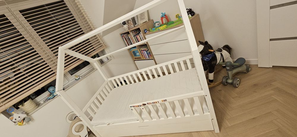 Łóżko domek z materacem