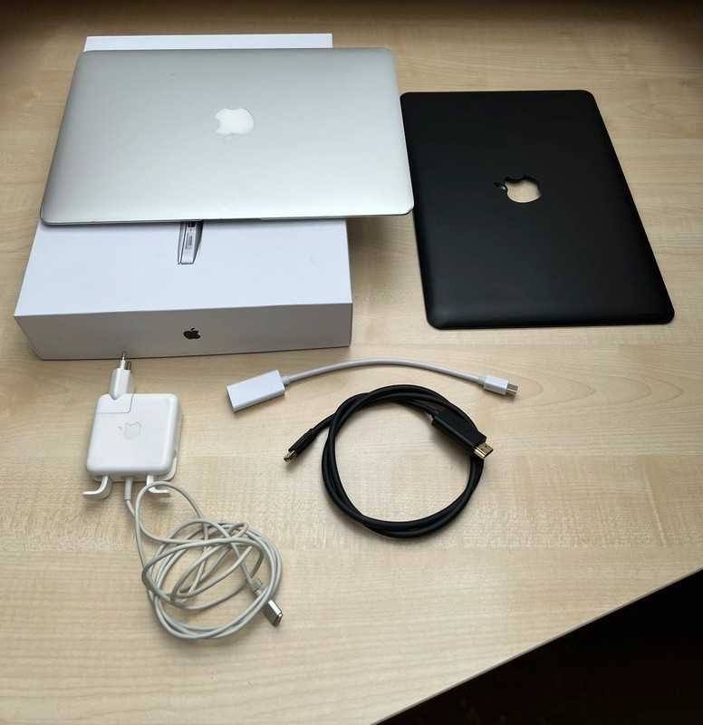MacBook air 2015 Bardzo dobra bateria + dodatki i pudełko.