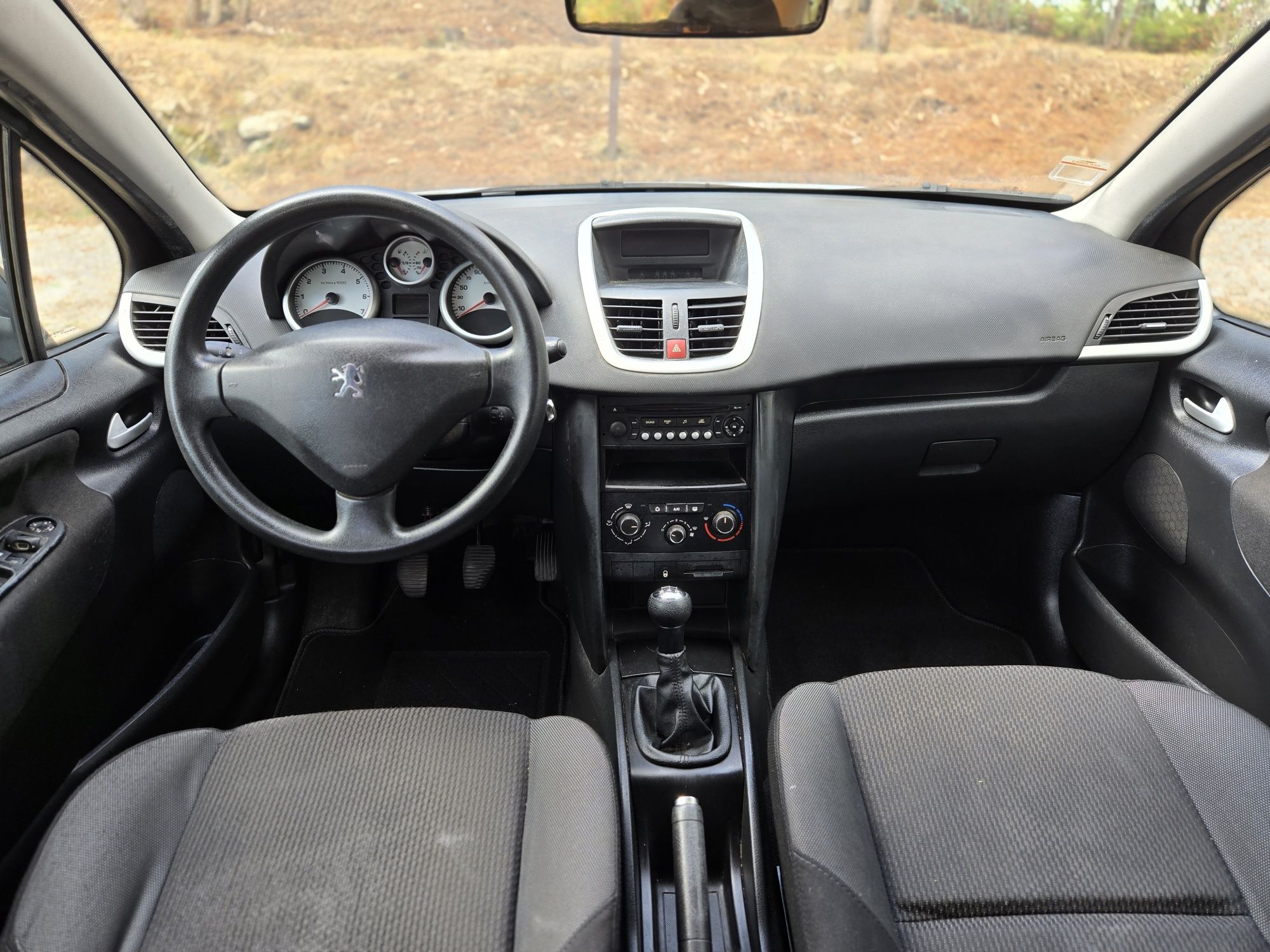 Carro completo em excelente estado revisado sem nada a apontar