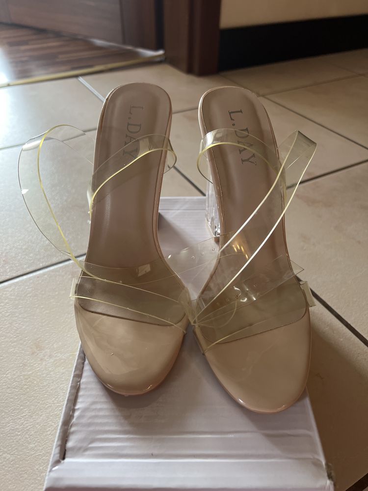 Przezriczyste buty na słupku r.36/37