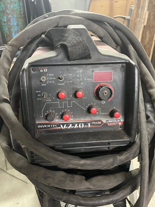 Spawarka TIG Lincoln V270-T Pulse