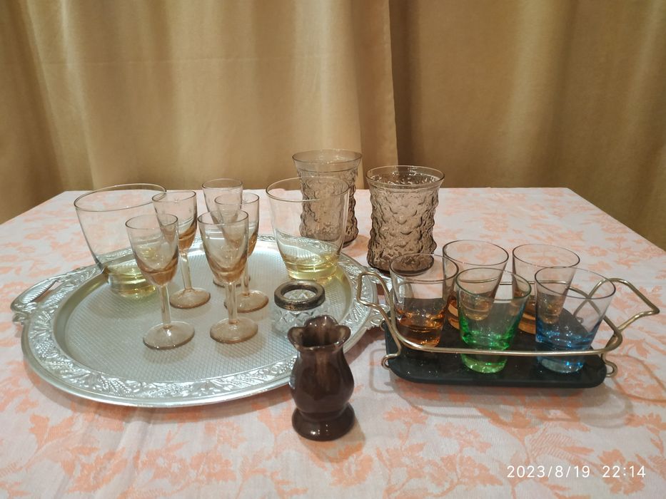 Винтажная посуда из цветного стекла.Хрустальная солонка с серебром.