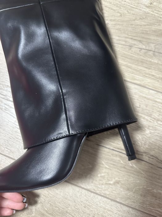 Сапоги на каблуке