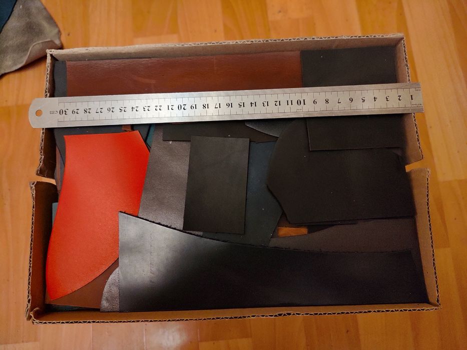 Шматки шкіри обрізки залишки шкіри шкіра крейзі хорс куски кожи кожа