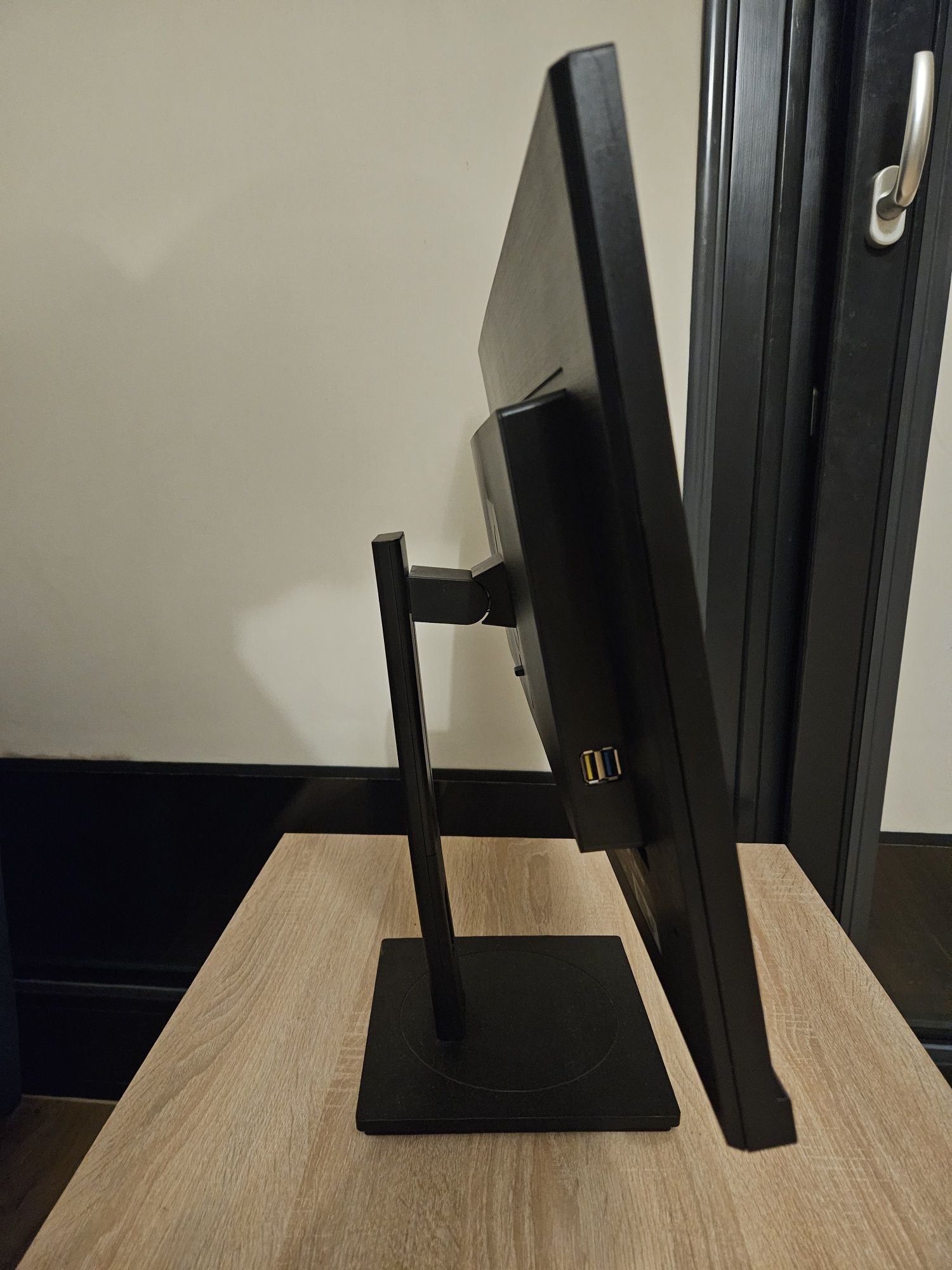 Monitor Philips 27 Nie działa i jest zepsuty