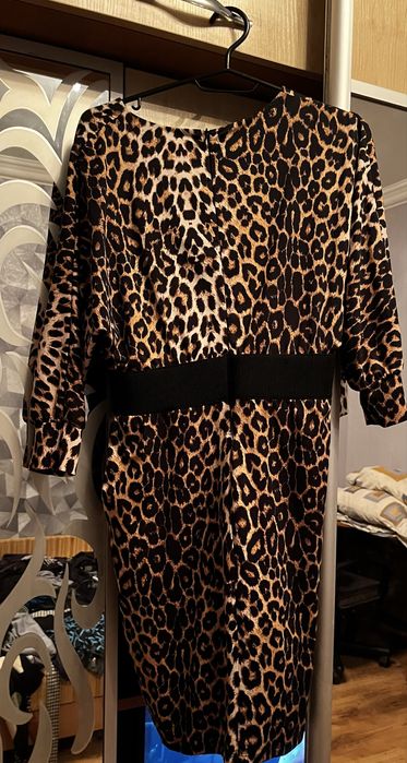 Плаття з декольте