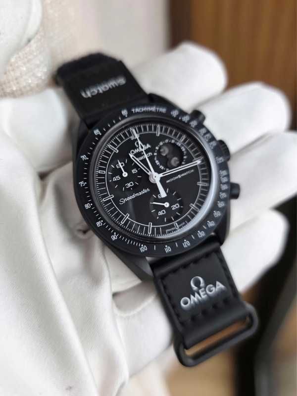 Omega Swatch Snoopy SO33B700 – Limitowana Seria