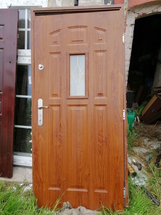 Drzwi wejściowe zewnętrzne metalowe kompletne z futryną 90cm prawe