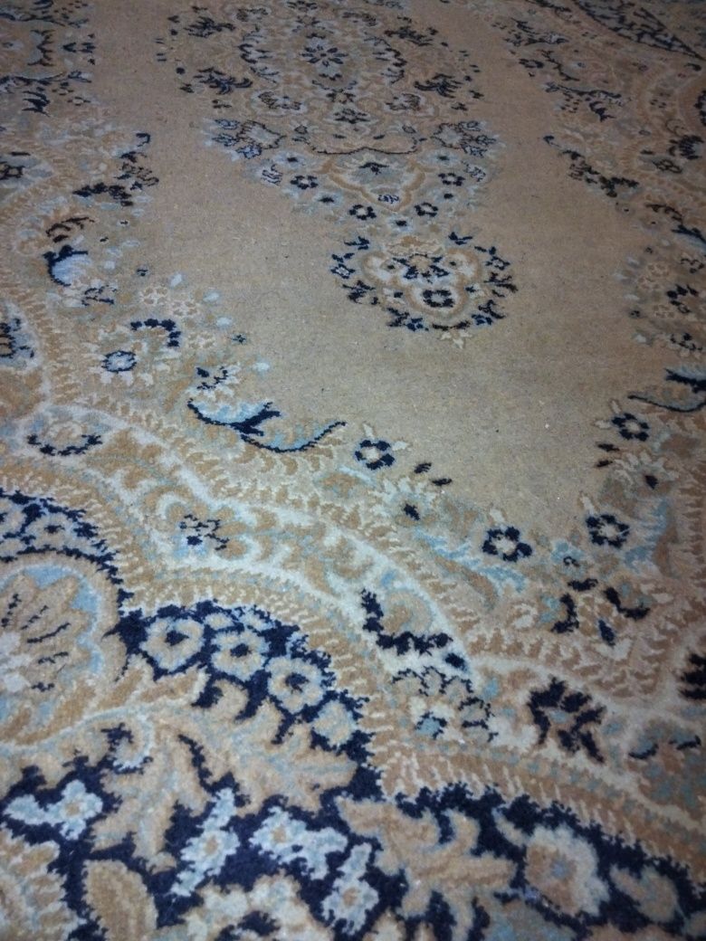 Ковер(килим)на підлогу б.у 2*3
