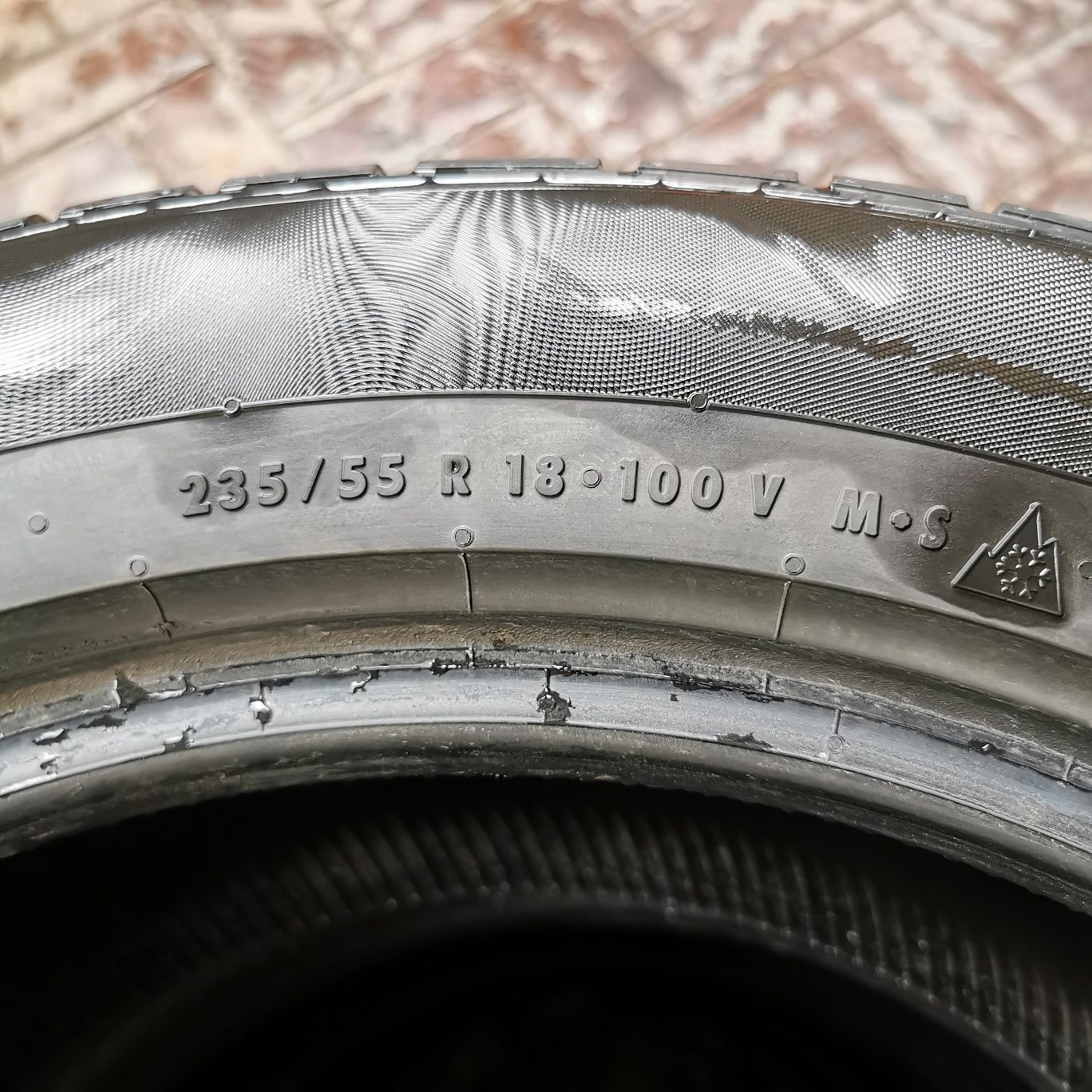 Шины Continental 235/55R18.