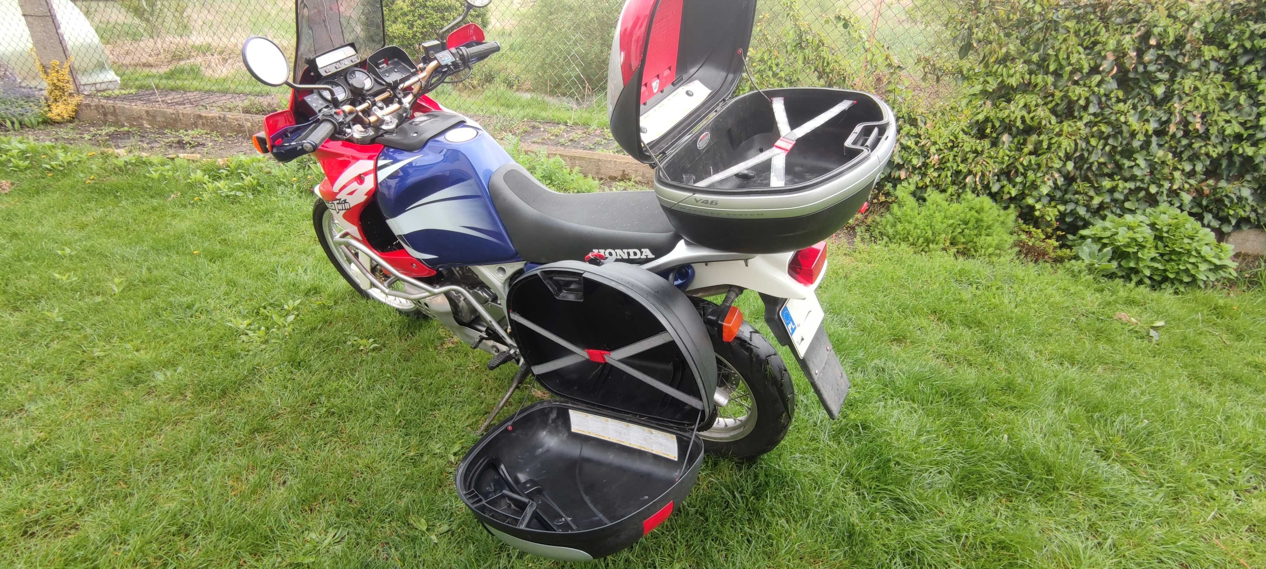 Kufer motocyklowy Givi  V46