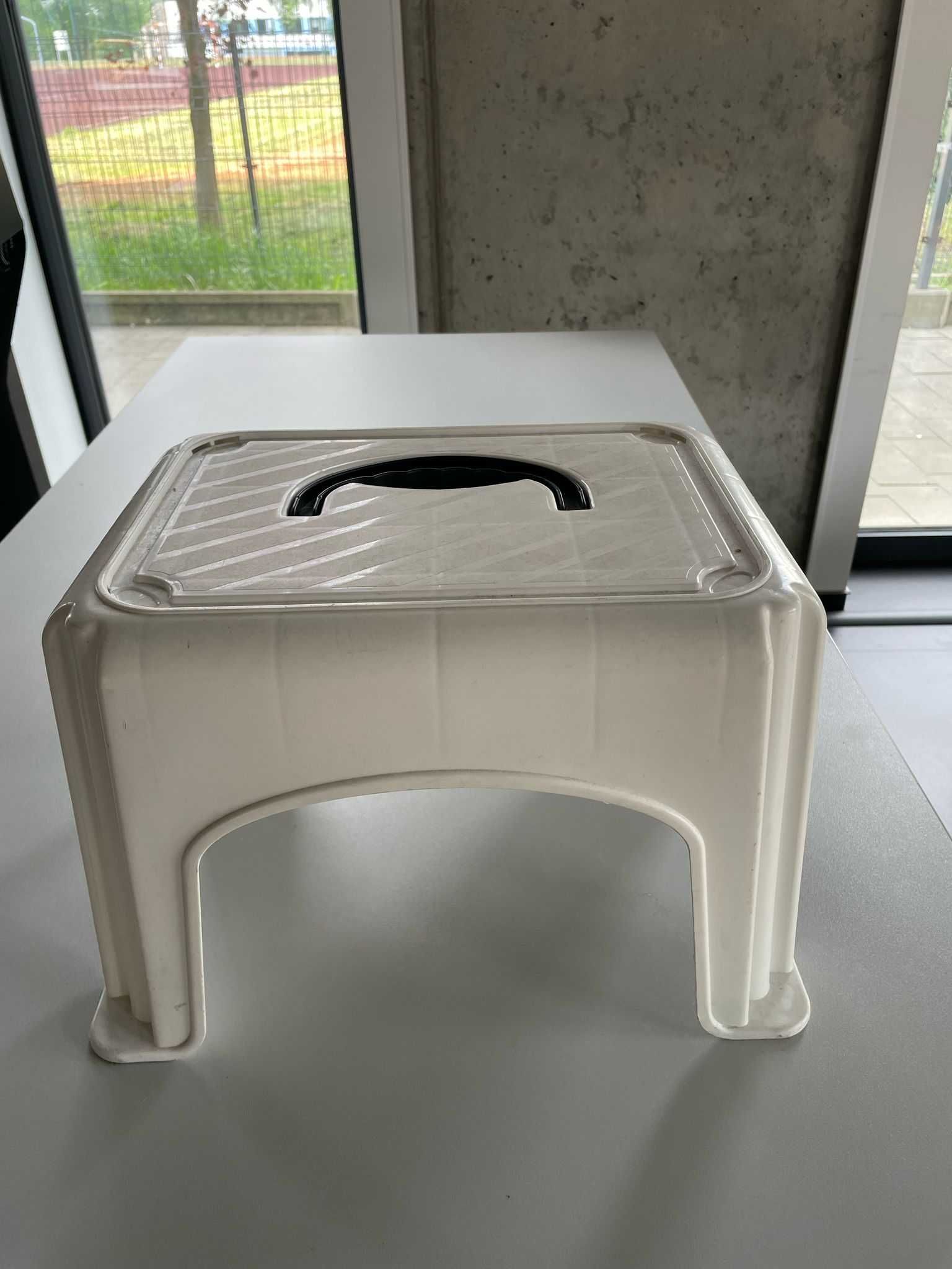Taboret POMOCNIK - do 150 kg - krzesełko - stan BDB!