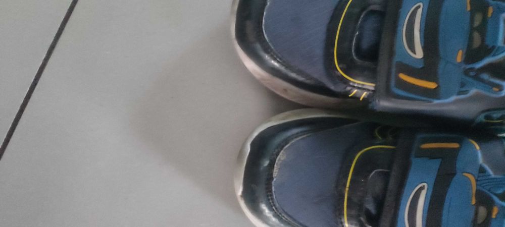 Sprzedam buty sportowe rozmiar 29 chlopiece