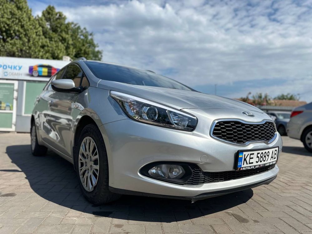 KIA Ceed 2013рік, 1.6 дизель, автомат. Хороша комплектація.