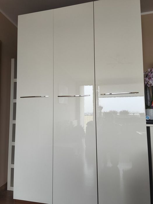 Szafa Ikea trzydrzwiowa oferta ważna do niedzieli.