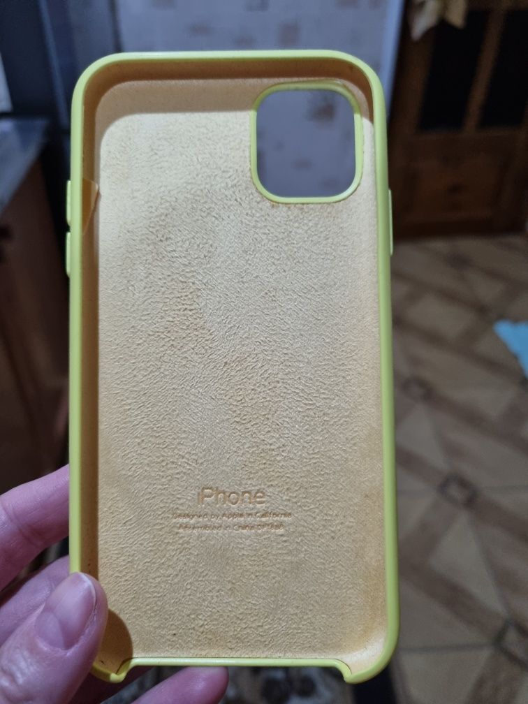 Чехол на iPhone 11