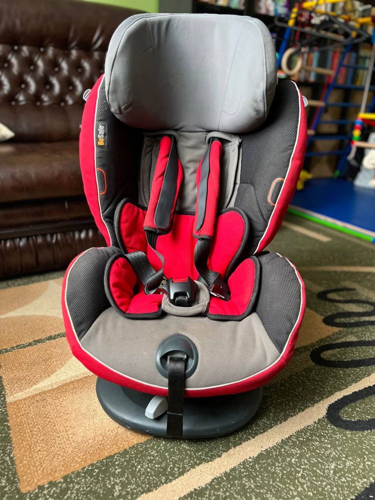 Автокрісло iZi Comfort X3 ISOfix  для дітей з 9 місяців до 4 років