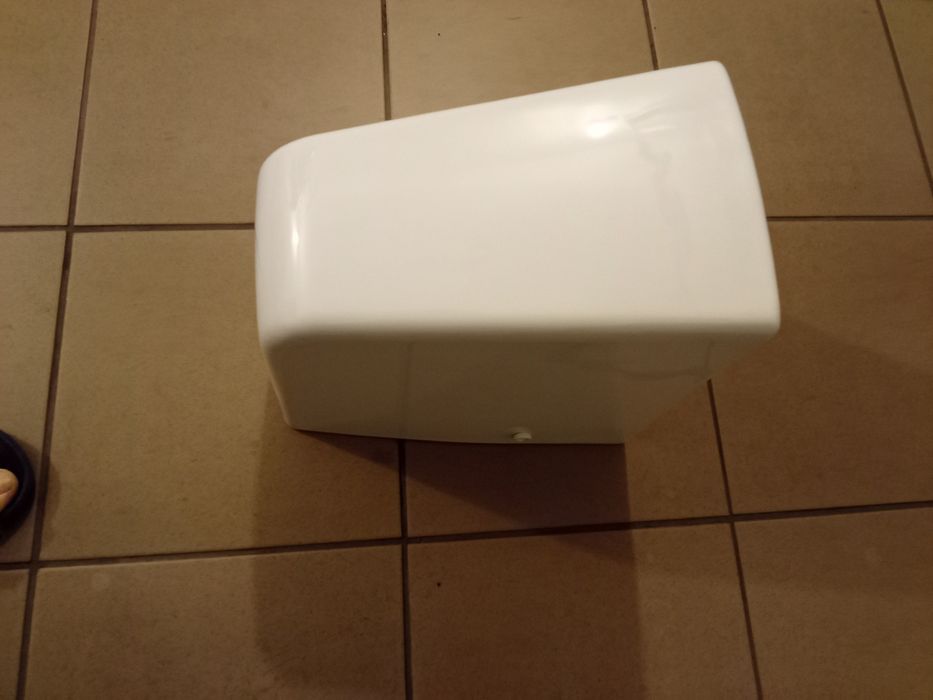 Półnoga do umywalki Cersanit.