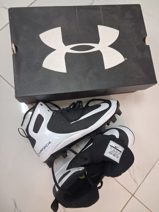 Спортивная обувь