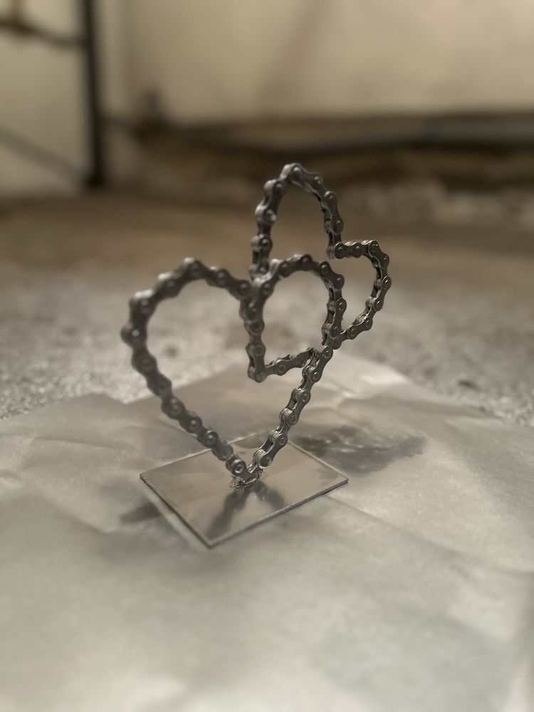 Figurka serduszka 16 cm wysokosci z lancuchów