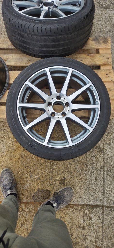 Felgi aluminiowe 18x8.5JJ 5x112 (Mercedes W212) + 2x opony letnie Vred