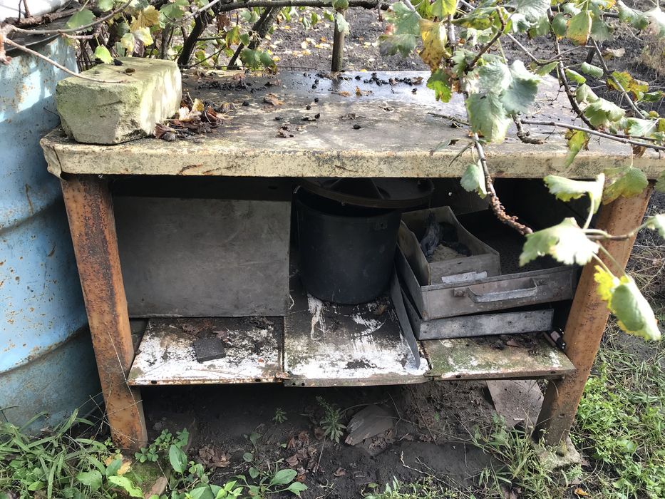 Стіл шафа металевий в гараж чи майстерню для інструментів