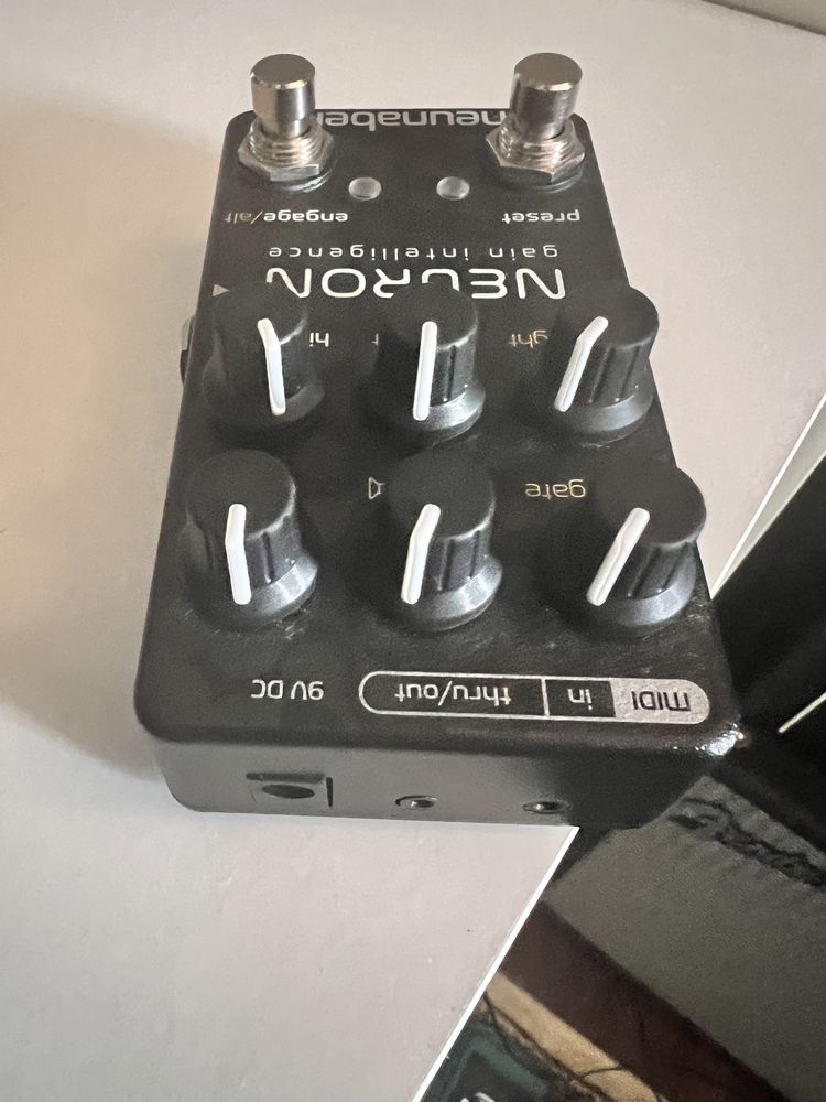 Neuron - Neunaber pedal de overdrive distorção preamp