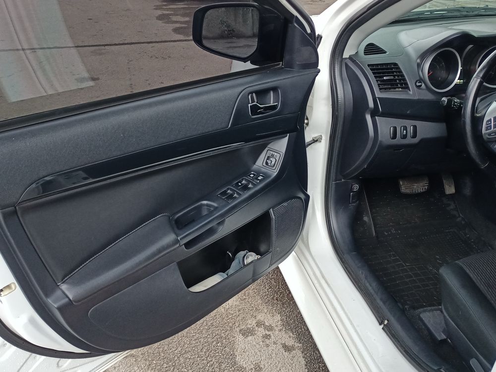 Mitsubishi Lancer X 2.0 АКПП ГАЗ/БЕНЗИН