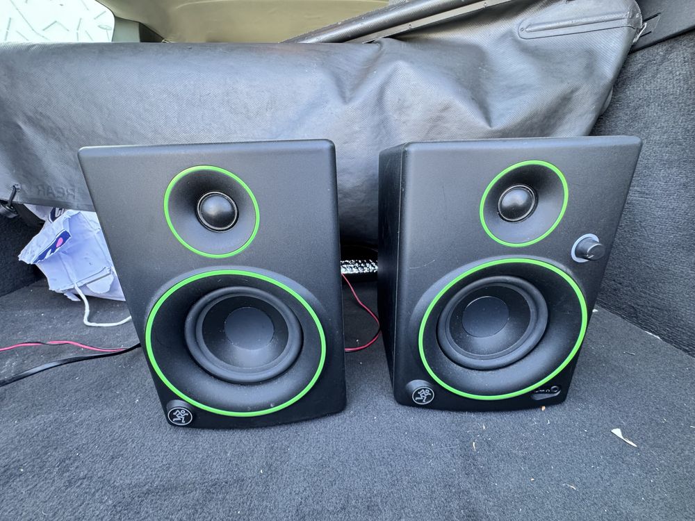 Monitores mackie cr4