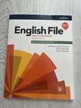 English File 4th Edition Upper-Intermediate (Książka do Angielskiego)